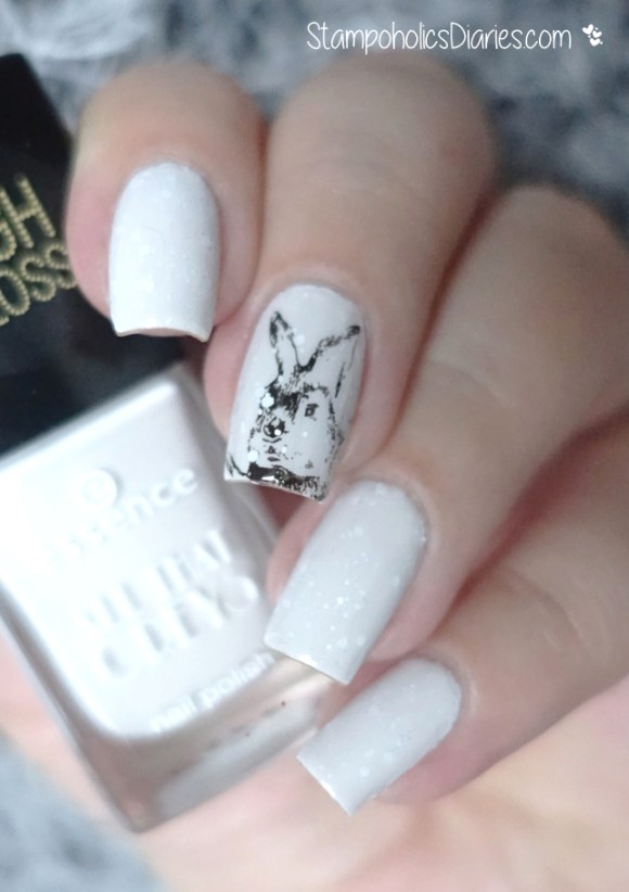 Winterbunny Essence Girl with a Pearl, Moyra PLate 14 Moments,Essence 01 snow alert